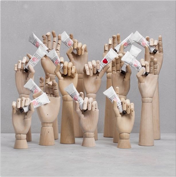 Arty Hand Displays: Cool or Creepy?