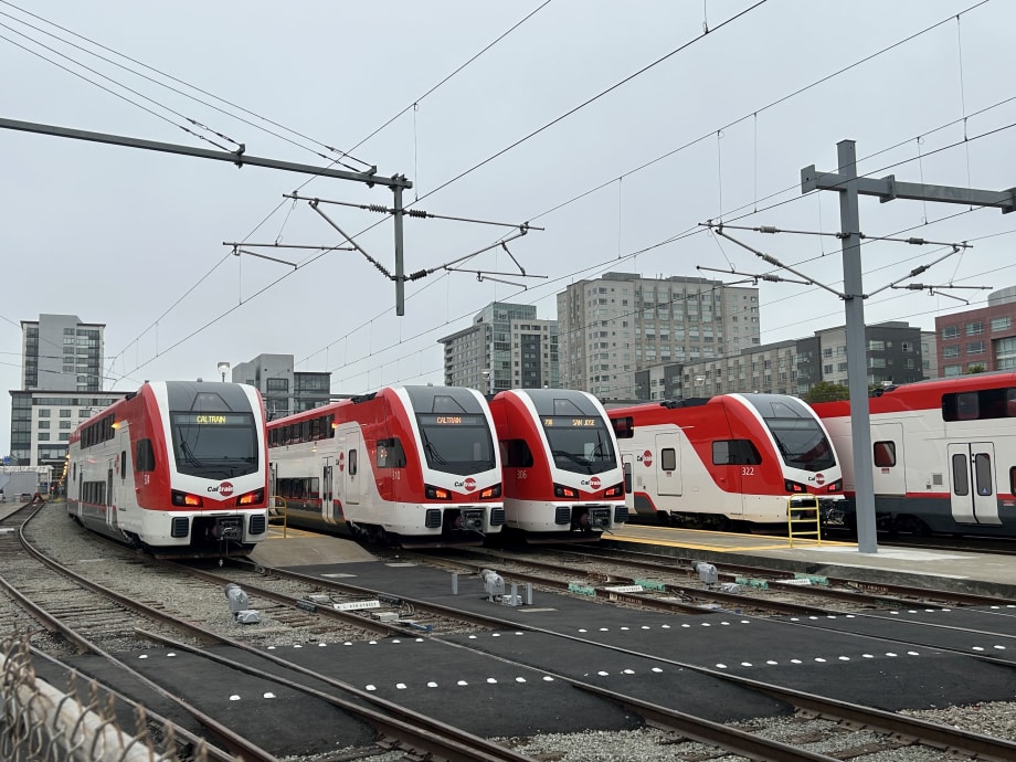 Caltrain Begins Electric Train Passenger Service