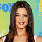 Straight and Sleek Styles at the Teen Choice Awards