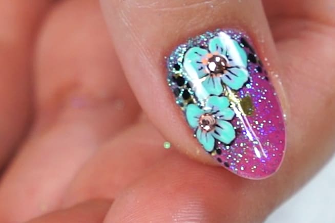 How To: Glitter Foil Floral Gel Nails
