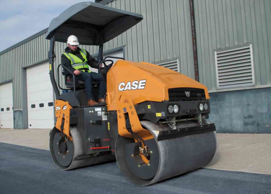 PACCAR Parts Introduces Vehicle Charging Stations for EVs