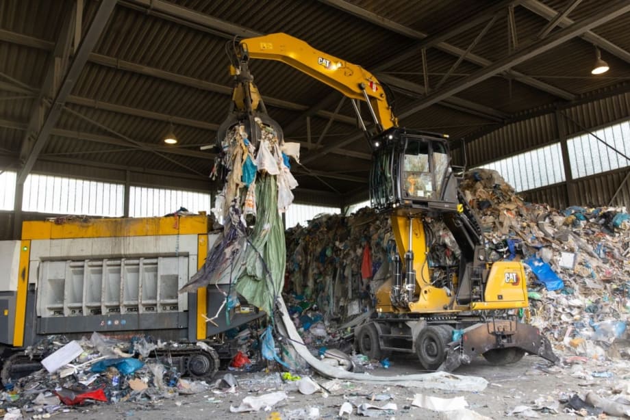 Cat MH3022 and MH3024 Material Handlers Feature Improved Cycle Times