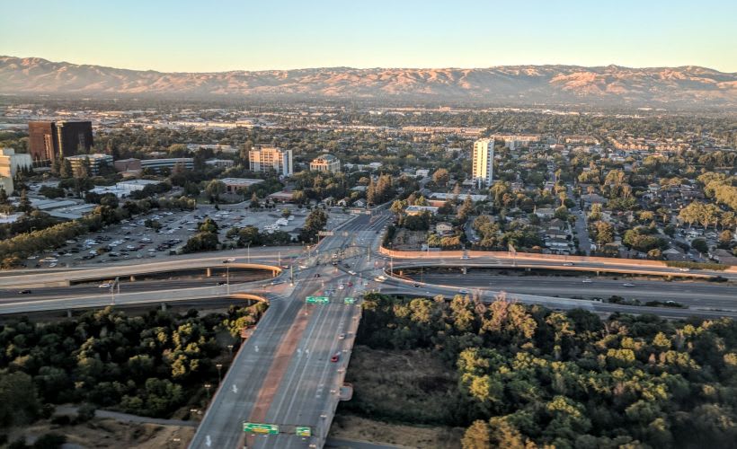 Calif. Moves Toward Self-Driving Delivery Van Testing