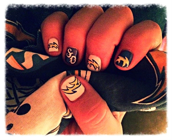 Fanicure: Super Bowl-Inspired Nails