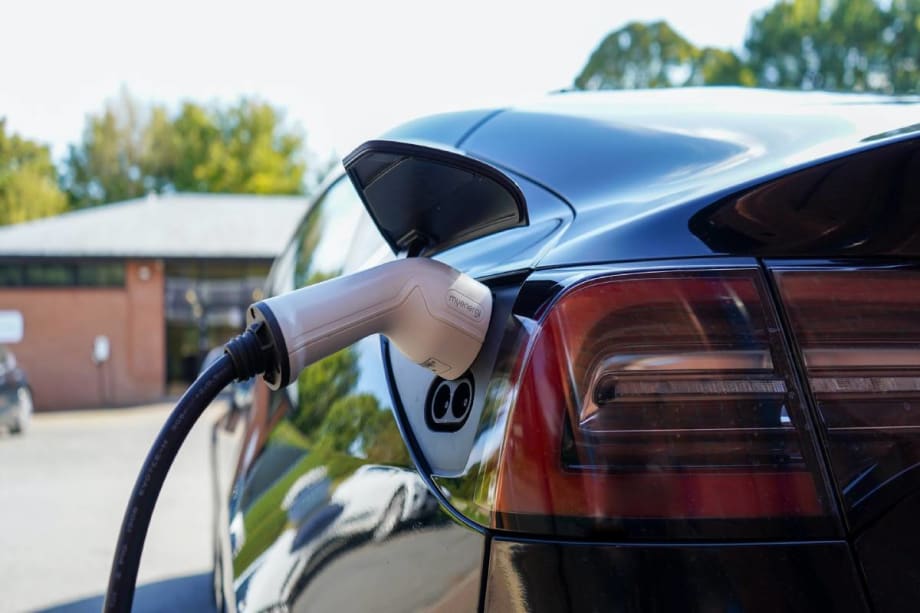 Charging Networks and Smart Energy Management