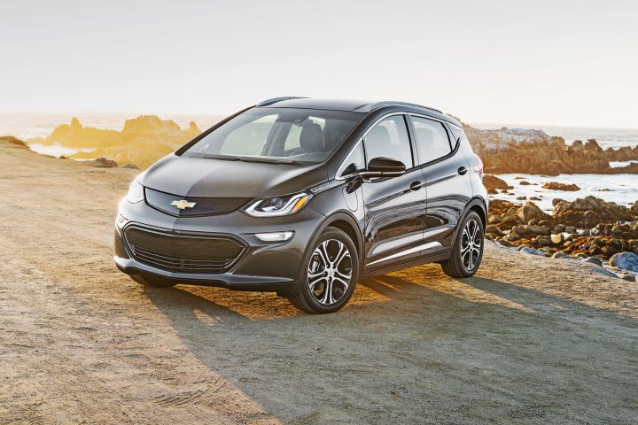 New Bill Aims to Expand EV Tax Credit