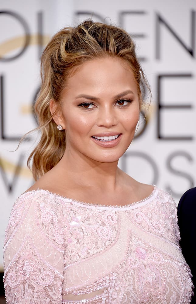 2015 Golden Globes How-to: Chrissy Teigen's Super Chic Tousled Ponytail