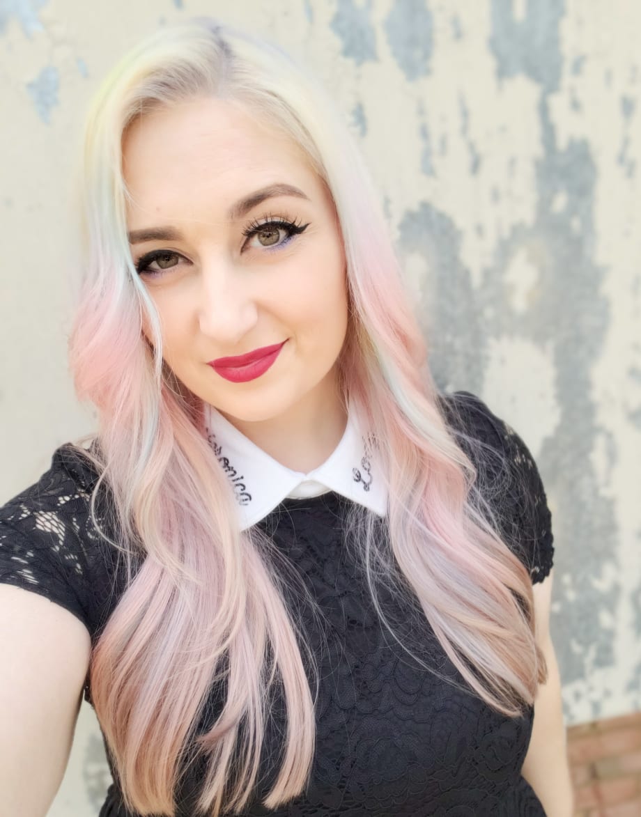 2019 MODERN SALON 100: Christiana Sayyah @glitter_artist