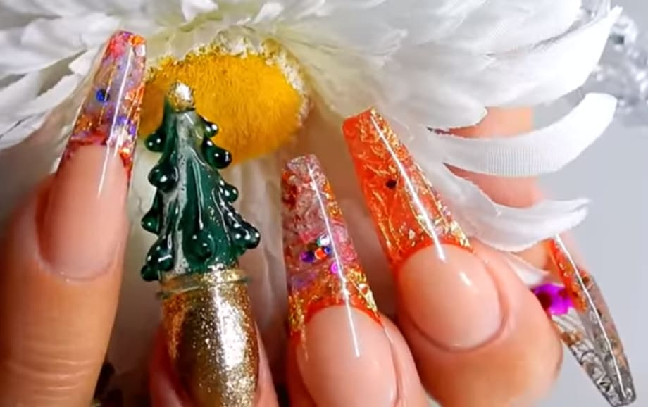 Christmas Tree Aquarium Nail