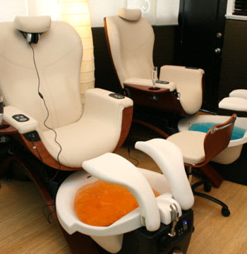 Chuva Beyond Salon