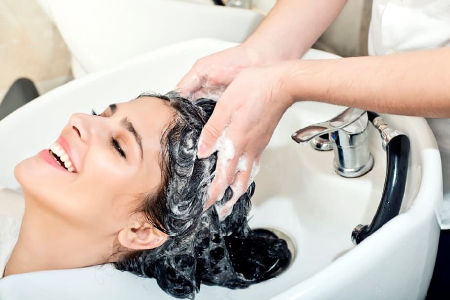 The Importance of Clarifying the Hair Before Applying Hair Color