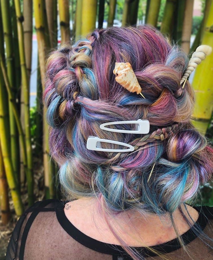 13 Fun Looks Completed with Trendy Hair Clips