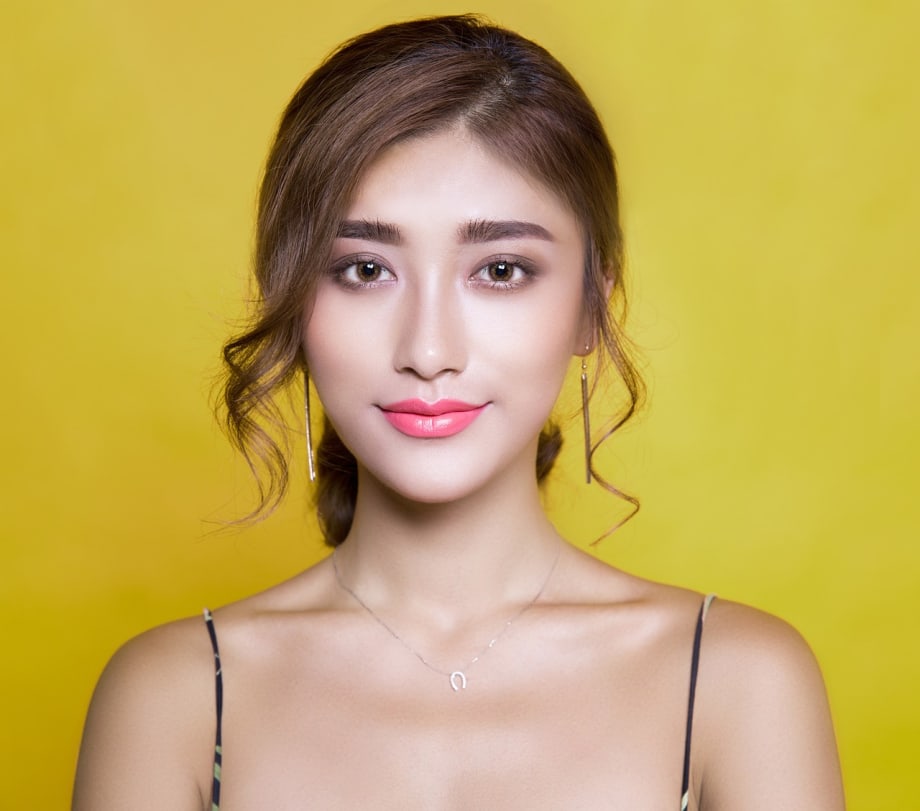 TRENDING: Cloud Skin Is the Goal This Winter Season