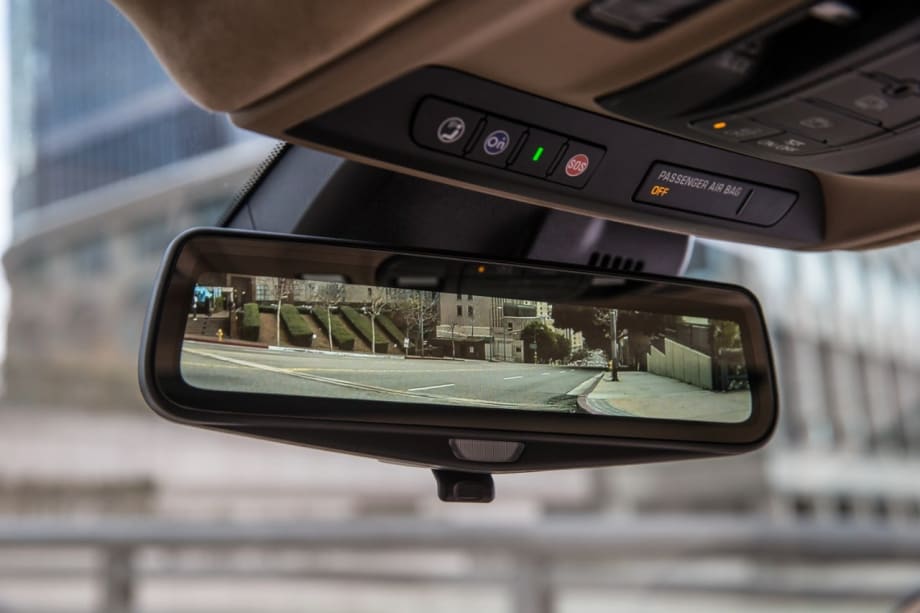 Cadillac CT6 Offers Rearview Mirror with Video