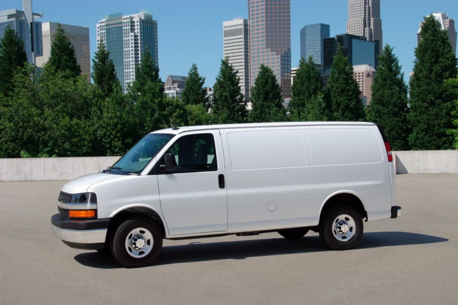 GM Recalls Vans for Missing Mirrors