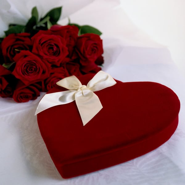 Valentine's Service and Décor Tips from Sola Salon Studios