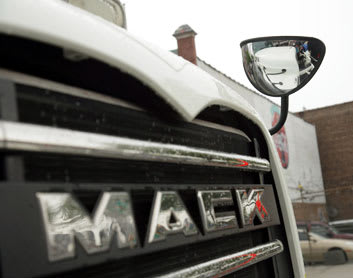 New York Law Requires Convex Mirrors on Trucks in Big Apple