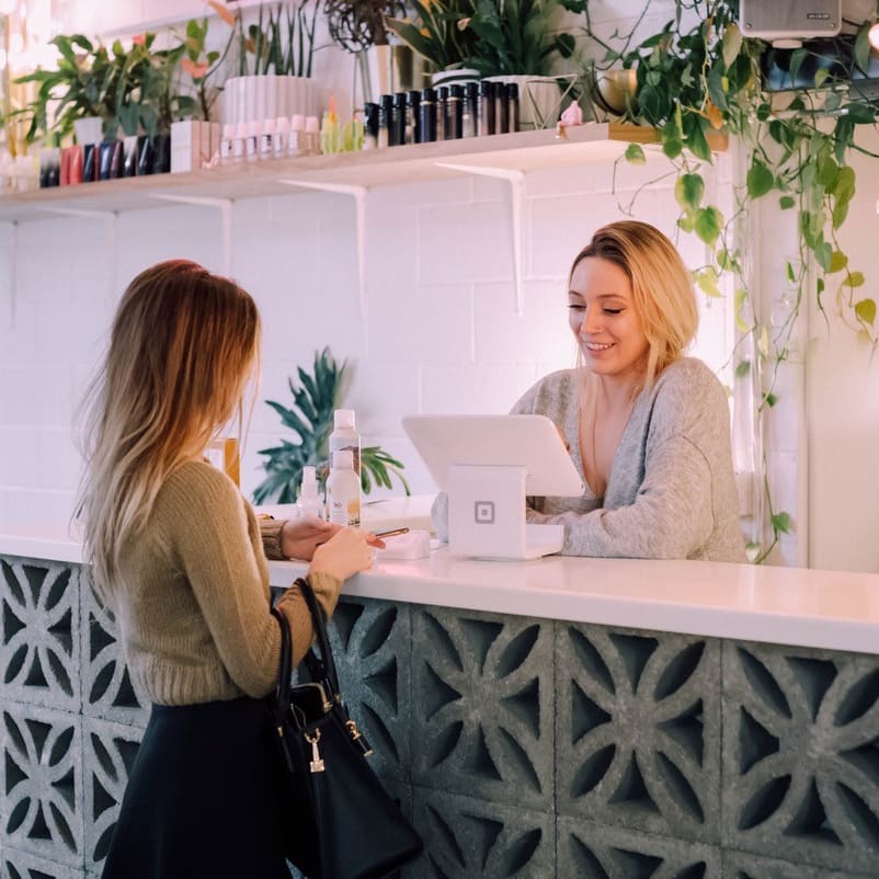 An Innovative AI Tool to Train Customer Service