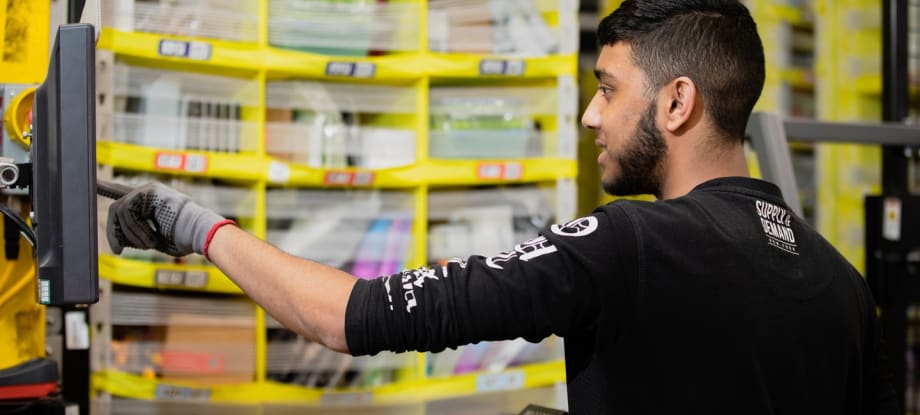Amazon to Hire Temporary Workers, Increase Wages Around Globe