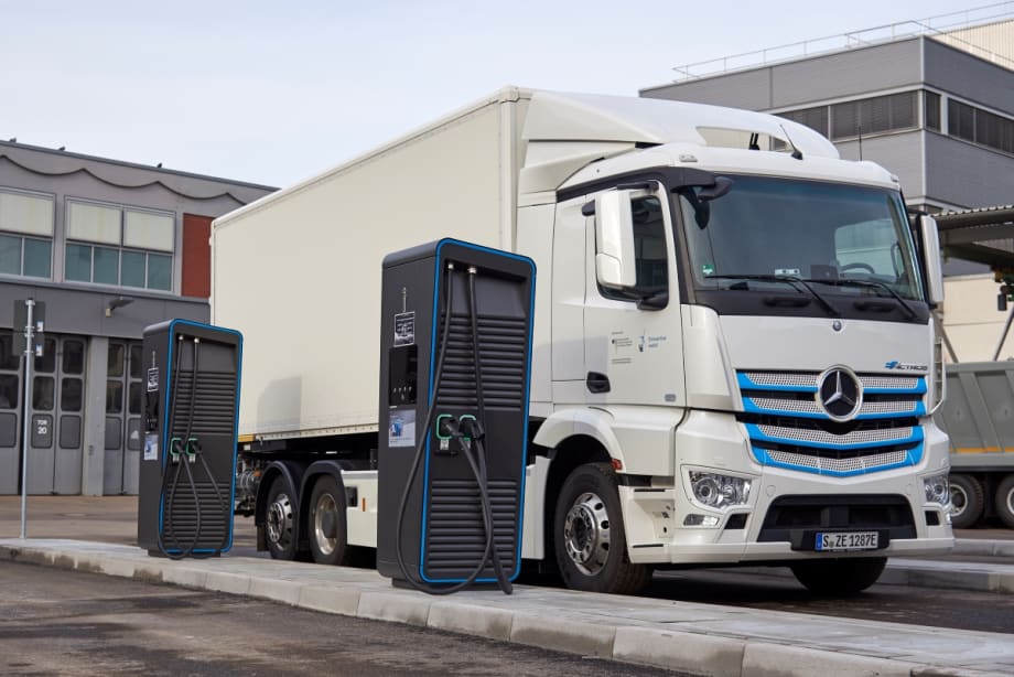 Daimler Trucks Launches Global Electric-Truck Charging Initiative