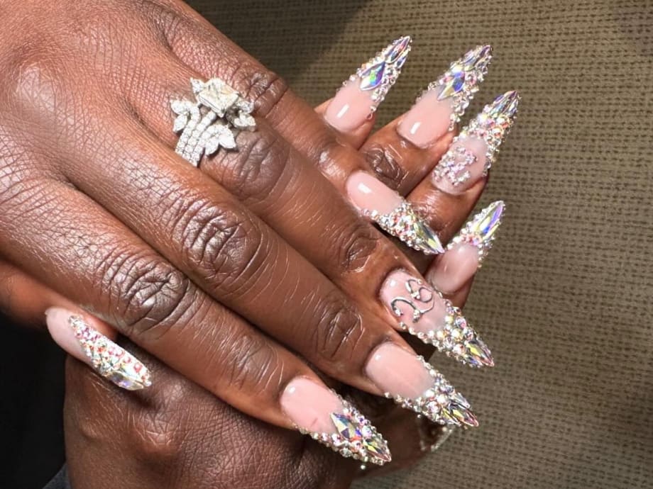 Celebs Sport Aprés Nail on the Oscars Red Carpet