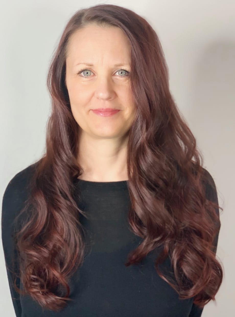 Stylist Gives Wife a New Haircut Each Day Over 5 Days