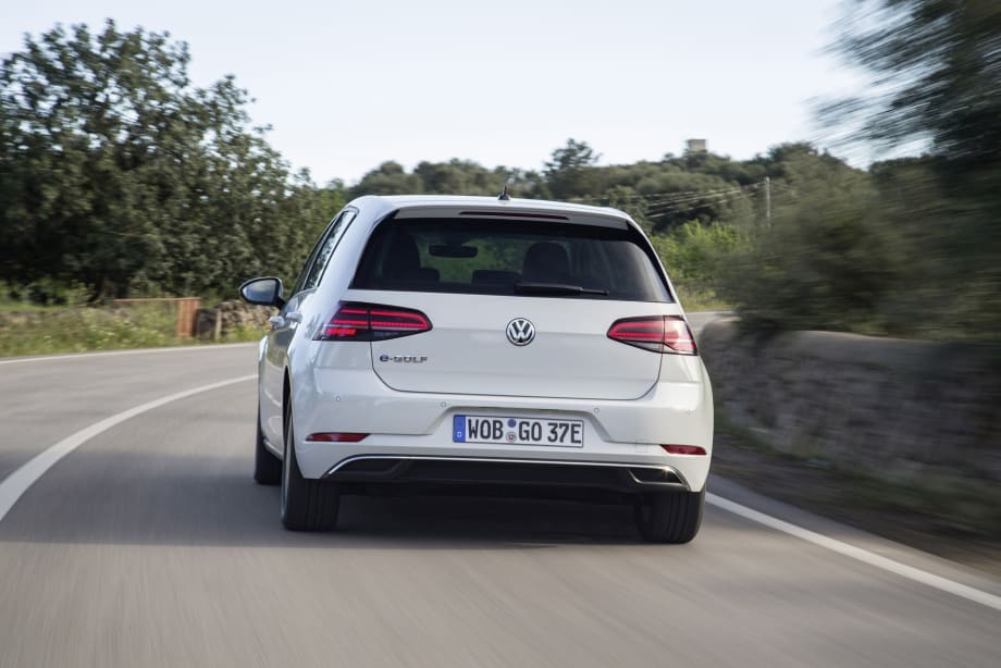 Volkswagen, Uber Launch EV Pilot in Berlin