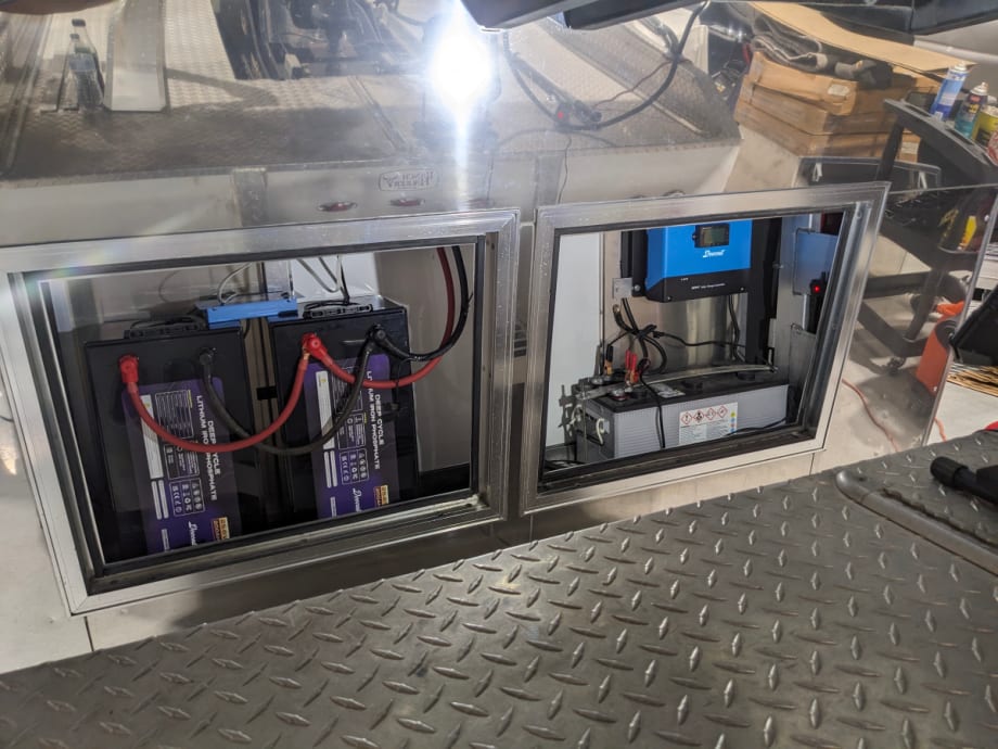 Deecell solar power system for trucks.