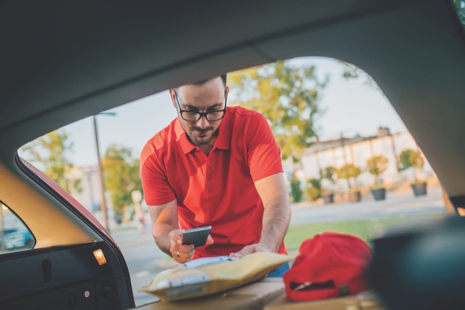 Hiring Drivers: Contract vs. Payroll