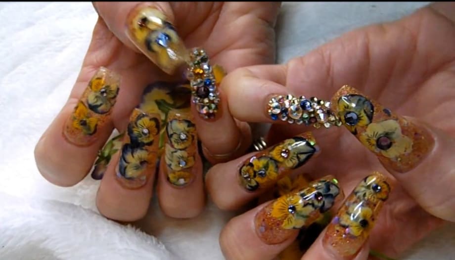 Dried Flowers Acrylic Nail Art