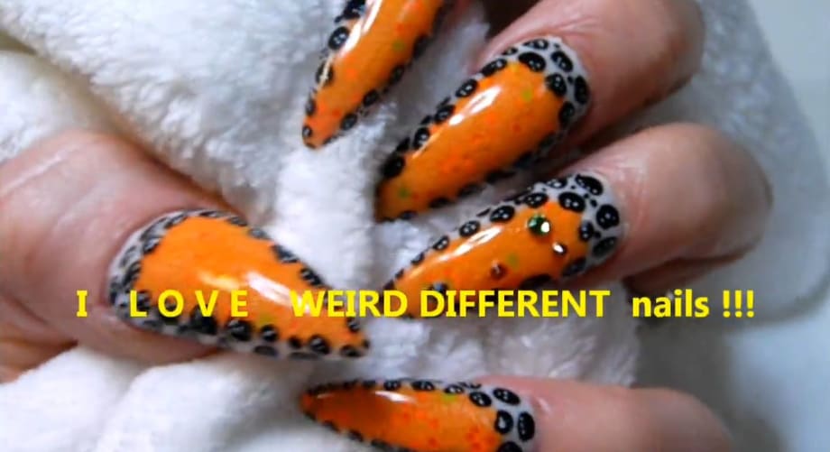 Poison Dart Frog Acrylic Nail Art