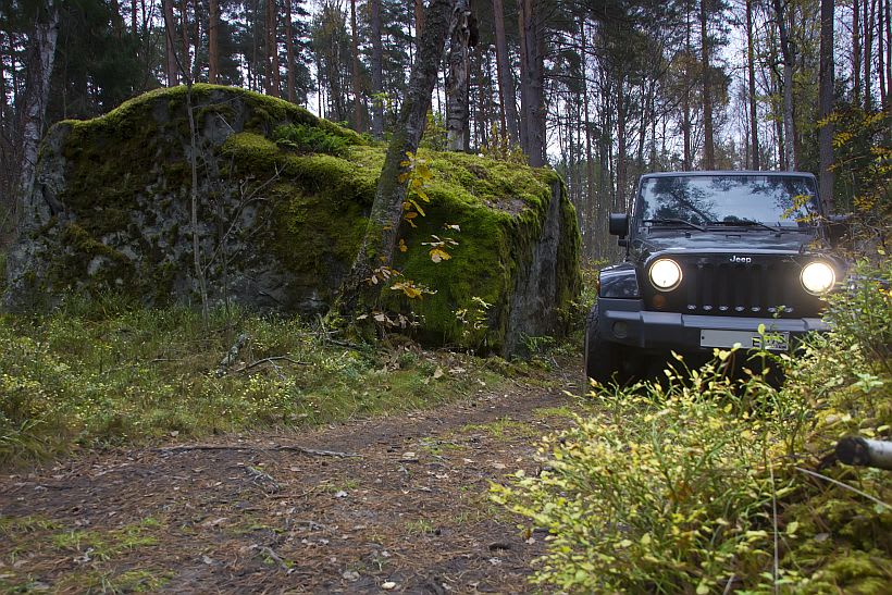 Jeep Announces Subscription Pilots with Avis, Turo