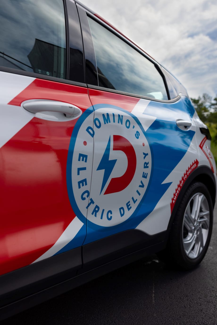 Domino’s Gets 800 Chevy Bolts for Deliveries