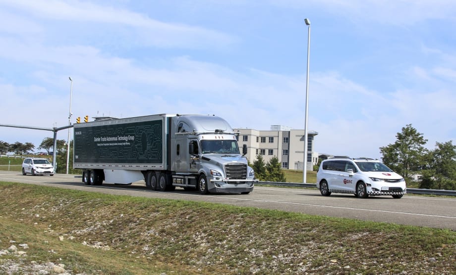 Daimler Begins Testing Automated Trucks on Public Roads
