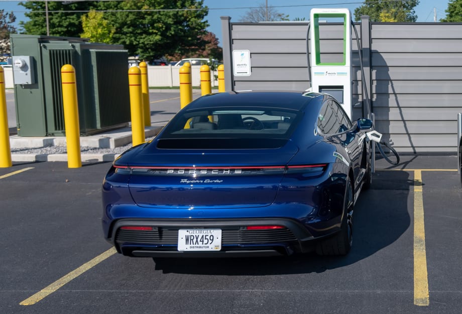 Electrify America Charges EV at 270 Kilowatts