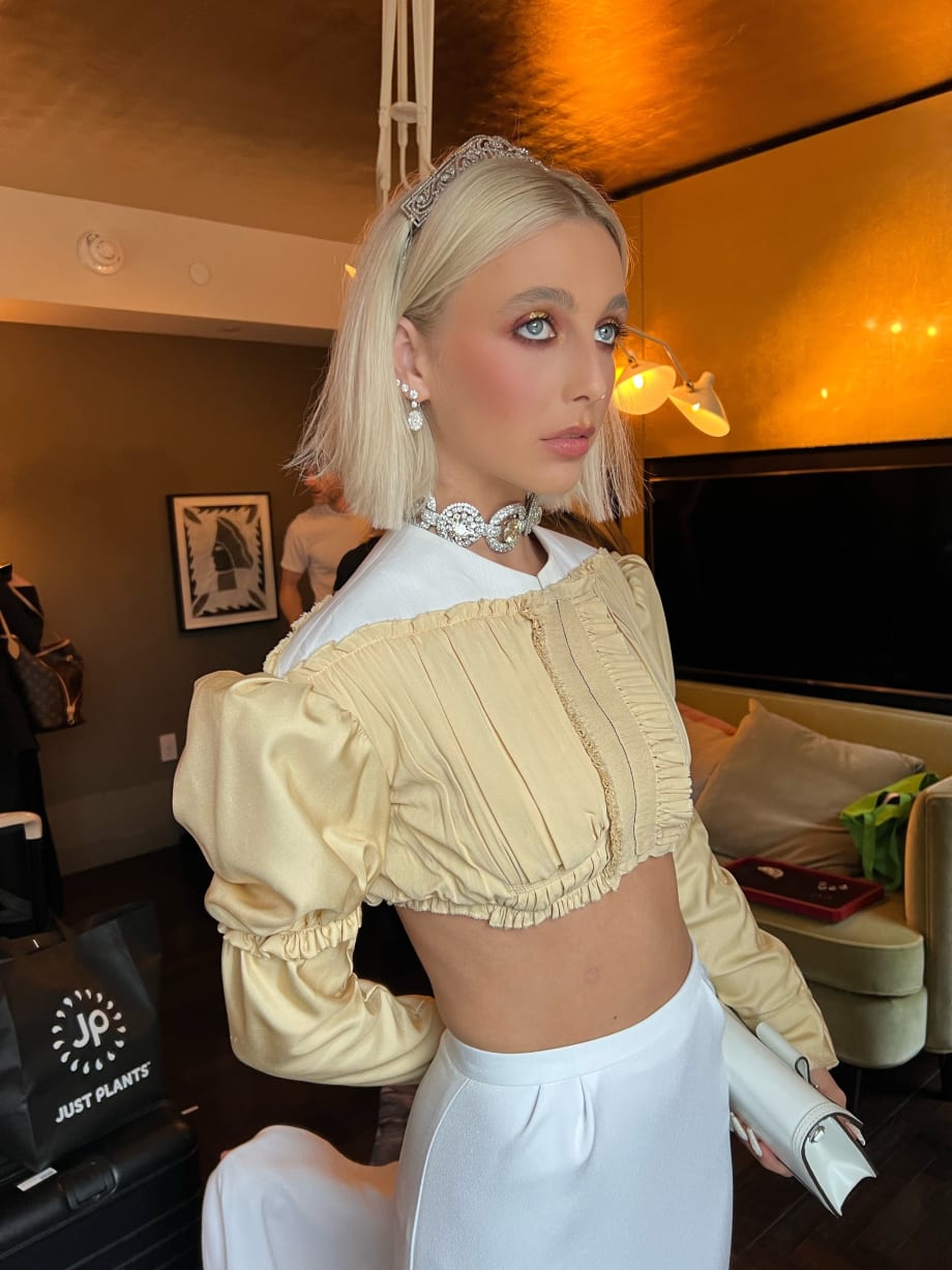 Met Gala: Hair and Nails Breakdown for Emma Chamberlain