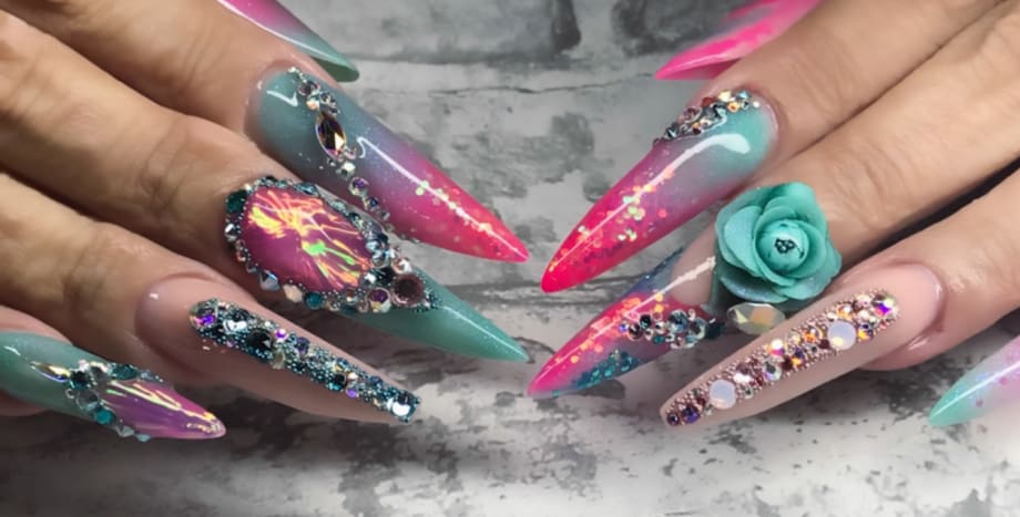 Encapsulated Mylar With Diamond Facets Nail Art Tutorial