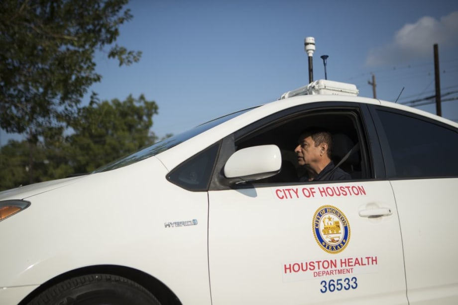 Using City Vehicles to Measure Air Pollution