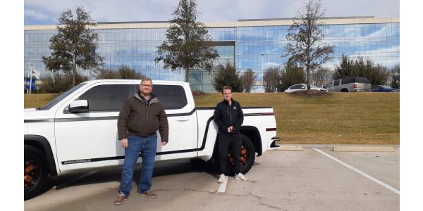 An Electric Vehicle Fleet Option That Comes With A Renewable Energy MicroGrid 