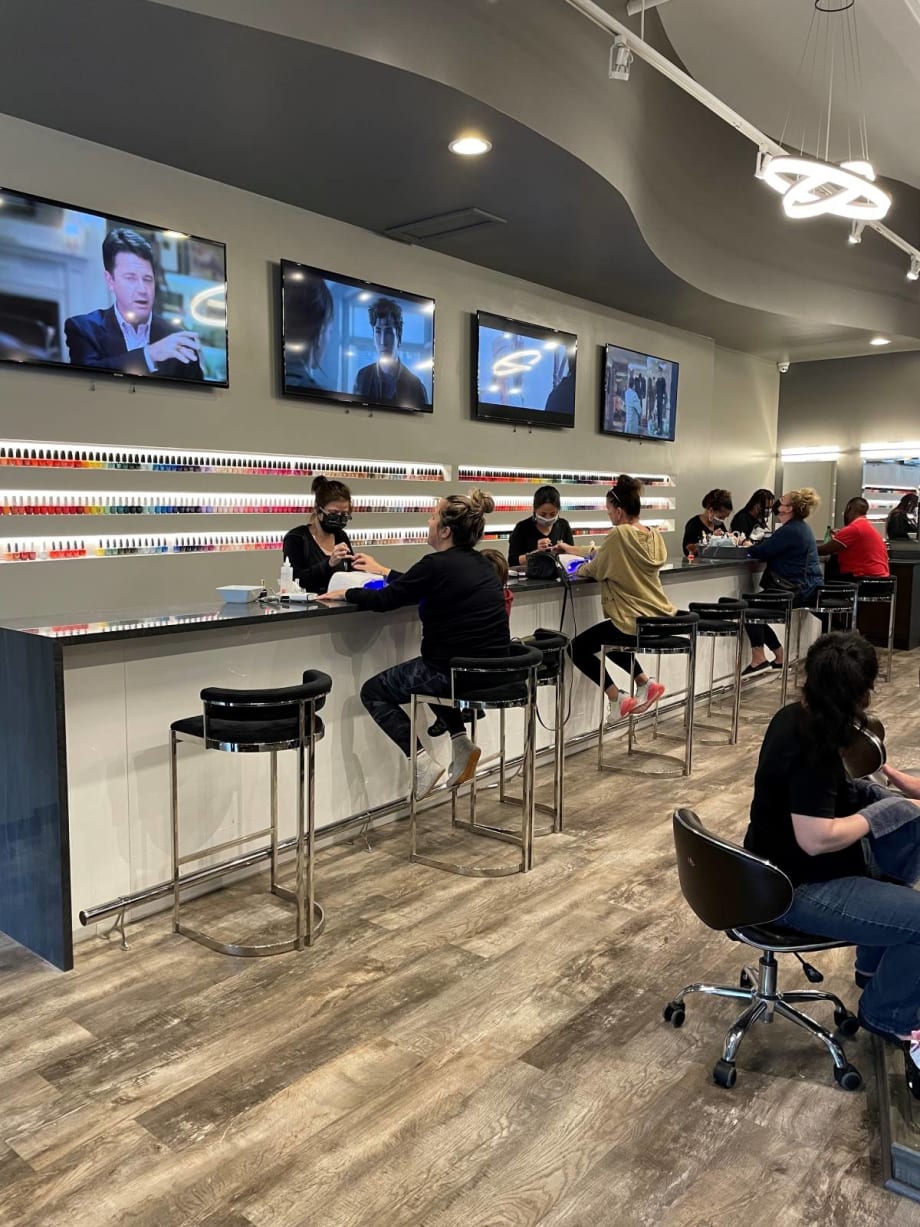 On the Road: Essential Nail Bar 