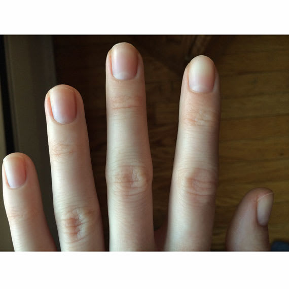 MY FIRST TIME: Essie Gel Manicure