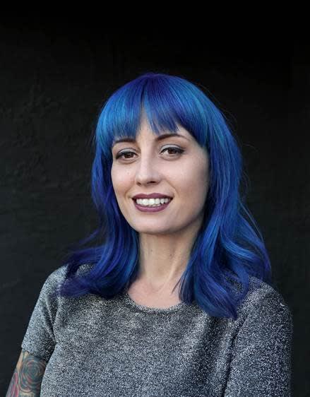 How Stylists Can Sample to Capture a Future Sale