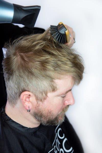 Men's Texture Cut: Adding Volume with Razor Detailing