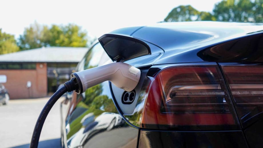 EV Drivers Give State of U.S. Charging Bad Reviews