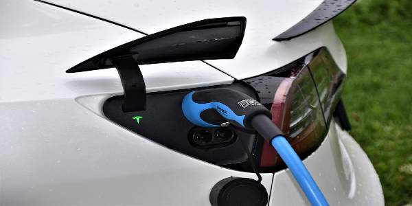 President Signs Bill Allowing Electric Vehicle Charges on Govt. Purchase Cards