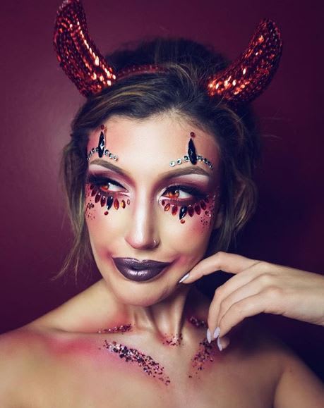 25 Halloween Makeup Looks to Scream Over