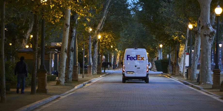FedEx Commits to Carbon-Neutral Operations by 2040