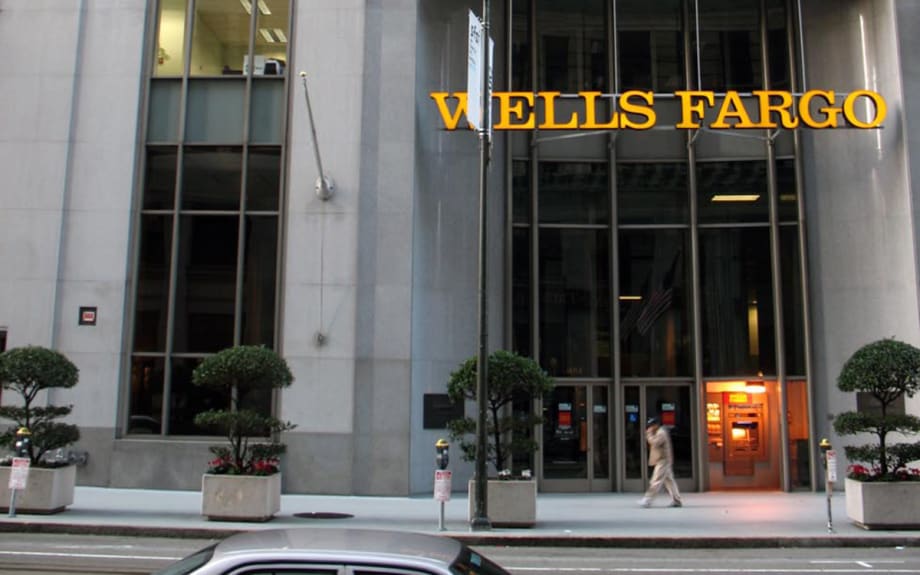 Embattled Wells Fargo Chief Steps Down