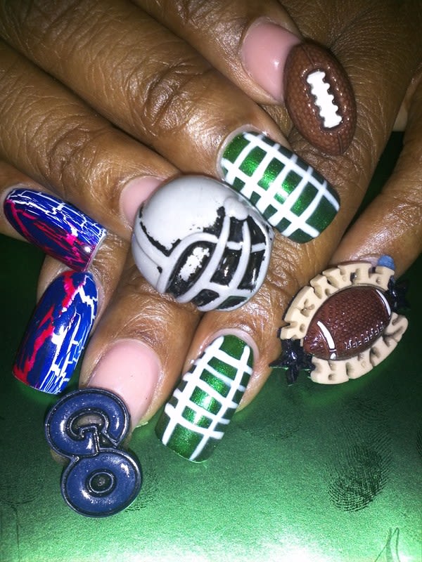 Fanicure: Super Bowl-Inspired Nails