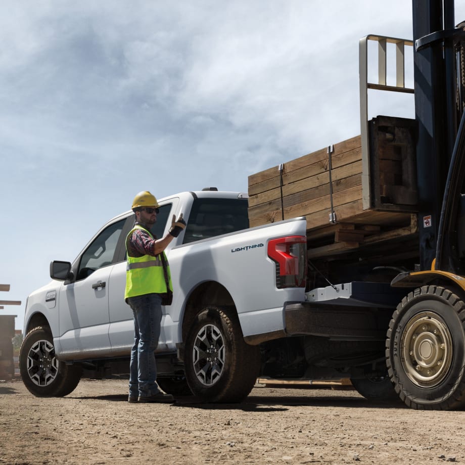 Ford Debuts All-Electric F-150 Lightning Pro for Commercial Businesses